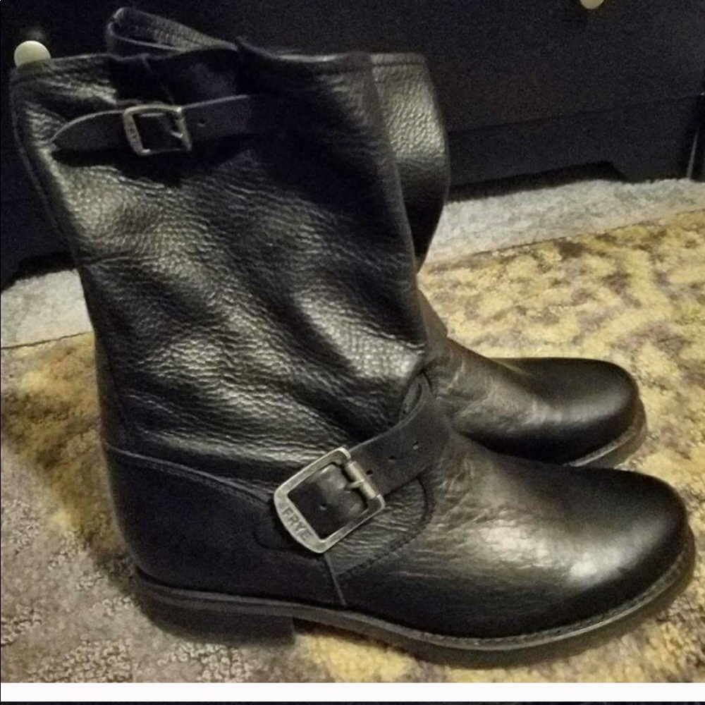 Black leather Engineer Frye boots